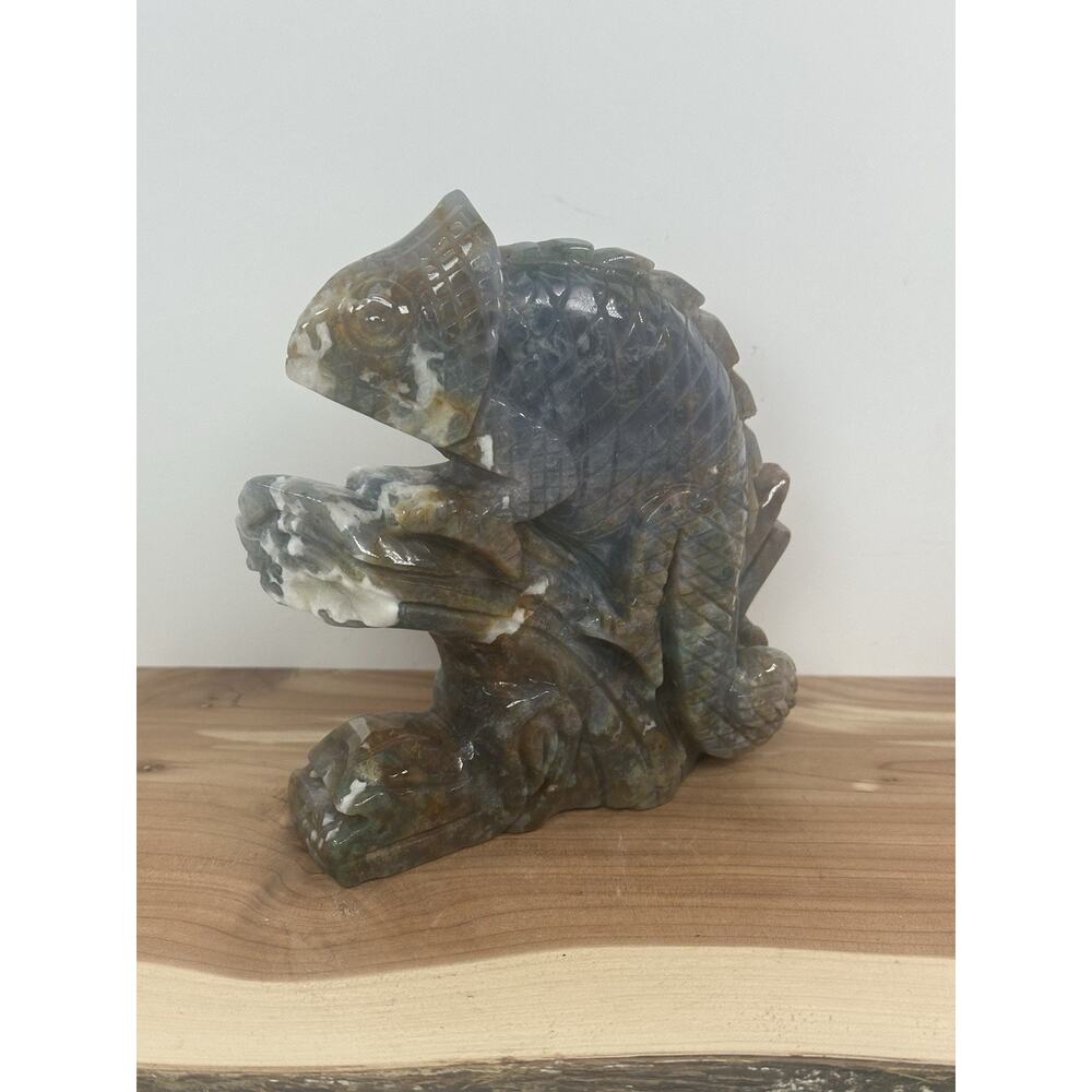 hand-carved Ocean jasper chameleon figurine. 648 Grams 4.5”x 5” New